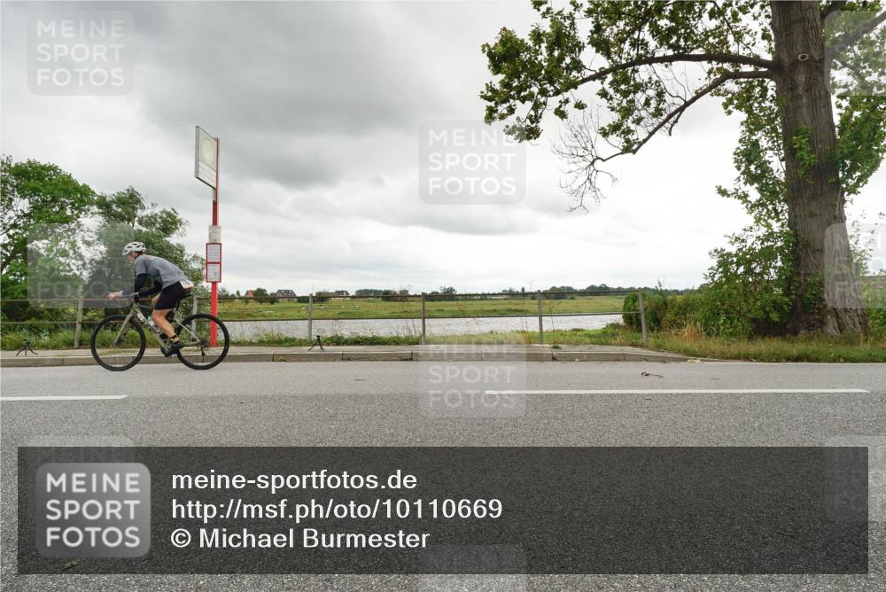 30.08.2026 - Elbe Triathlon Hamburg Michael Burmester http://msf.ph/oto/10110669 30.08.2026 14:56:39 Radfahren  meine-sportfotos.de