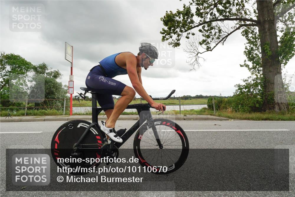 30.08.2026 - Elbe Triathlon Hamburg Michael Burmester http://msf.ph/oto/10110670 30.08.2026 14:56:44 Radfahren 6 meine-sportfotos.de