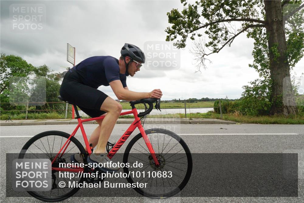 30.08.2026 - Elbe Triathlon Hamburg Michael Burmester http://msf.ph/oto/10110683 30.08.2026 14:57:56 Radfahren  meine-sportfotos.de