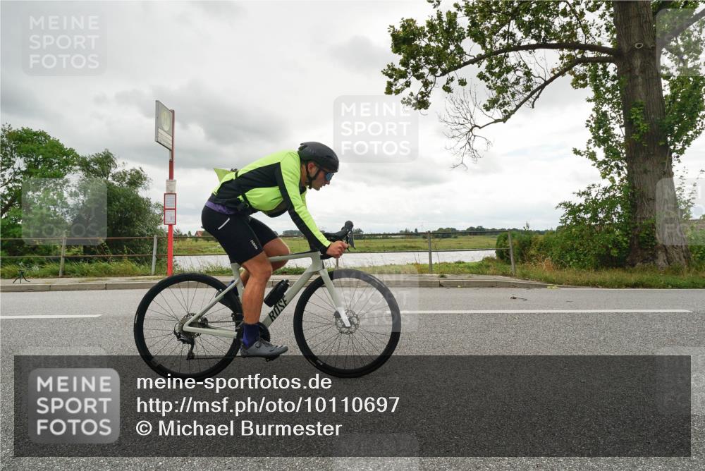 30.08.2026 - Elbe Triathlon Hamburg Michael Burmester http://msf.ph/oto/10110697 30.08.2026 14:59:27 Radfahren  meine-sportfotos.de