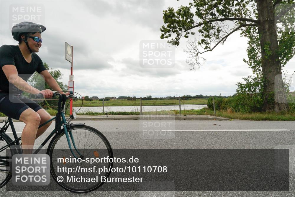 30.08.2026 - Elbe Triathlon Hamburg Michael Burmester http://msf.ph/oto/10110708 30.08.2026 15:00:04 Radfahren  meine-sportfotos.de