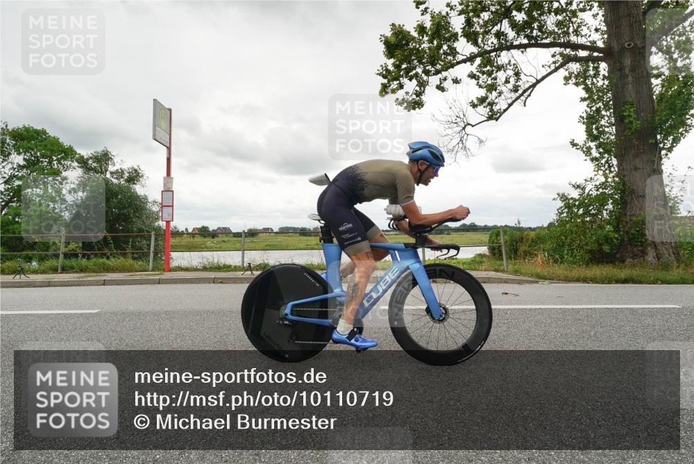 30.08.2026 - Elbe Triathlon Hamburg Michael Burmester http://msf.ph/oto/10110719 30.08.2026 15:01:30 Radfahren  meine-sportfotos.de