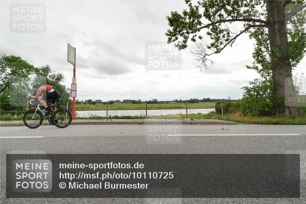 30.08.2026 - Elbe Triathlon Hamburg Michael Burmester http://msf.ph/oto/10110725 30.08.2026 15:02:12 Radfahren  meine-sportfotos.de