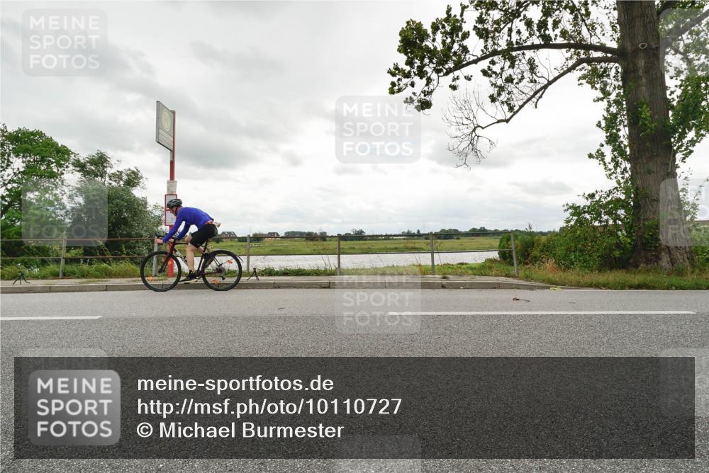 30.08.2026 - Elbe Triathlon Hamburg Michael Burmester http://msf.ph/oto/10110727 30.08.2026 15:02:53 Radfahren  meine-sportfotos.de
