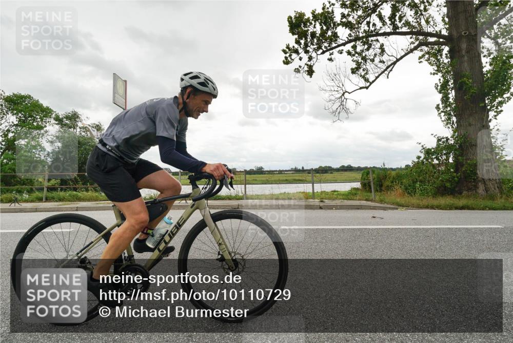 30.08.2026 - Elbe Triathlon Hamburg Michael Burmester http://msf.ph/oto/10110729 30.08.2026 15:02:57 Radfahren  meine-sportfotos.de