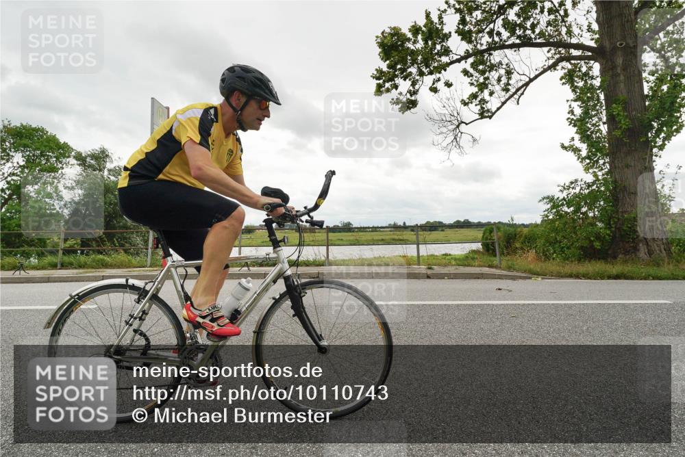 30.08.2026 - Elbe Triathlon Hamburg Michael Burmester http://msf.ph/oto/10110743 30.08.2026 15:04:42 Radfahren  meine-sportfotos.de