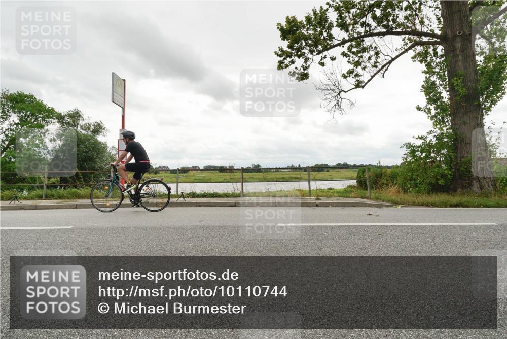 30.08.2026 - Elbe Triathlon Hamburg Michael Burmester http://msf.ph/oto/10110744 30.08.2026 15:04:46 Radfahren  meine-sportfotos.de