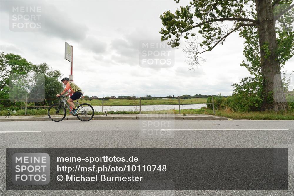 30.08.2026 - Elbe Triathlon Hamburg Michael Burmester http://msf.ph/oto/10110748 30.08.2026 15:05:24 Radfahren  meine-sportfotos.de