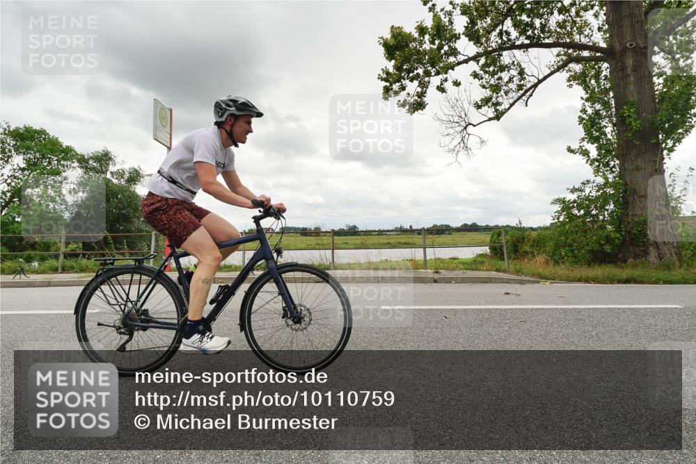 30.08.2026 - Elbe Triathlon Hamburg Michael Burmester http://msf.ph/oto/10110759 30.08.2026 15:06:43 Radfahren 00 meine-sportfotos.de