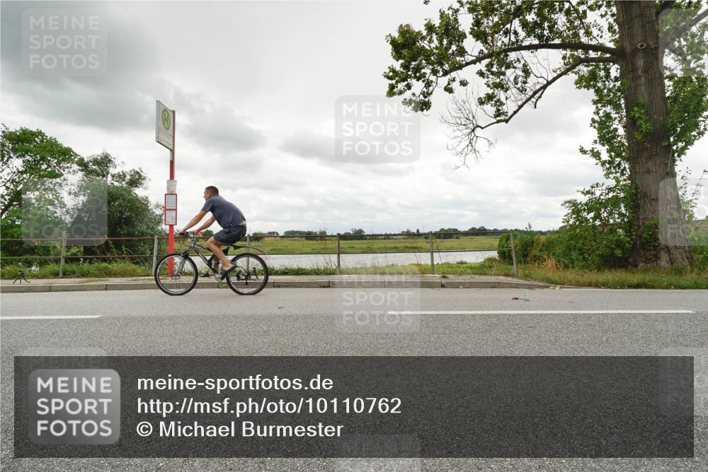 30.08.2026 - Elbe Triathlon Hamburg Michael Burmester http://msf.ph/oto/10110762 30.08.2026 15:07:26 Radfahren  meine-sportfotos.de