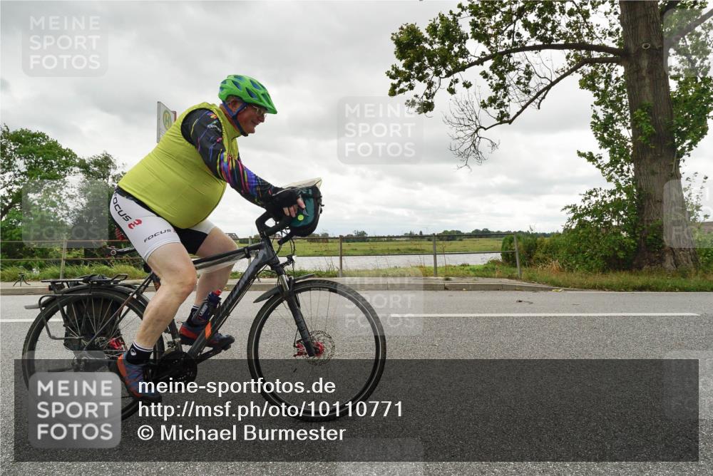 30.08.2026 - Elbe Triathlon Hamburg Michael Burmester http://msf.ph/oto/10110771 30.08.2026 15:11:24 Radfahren  meine-sportfotos.de
