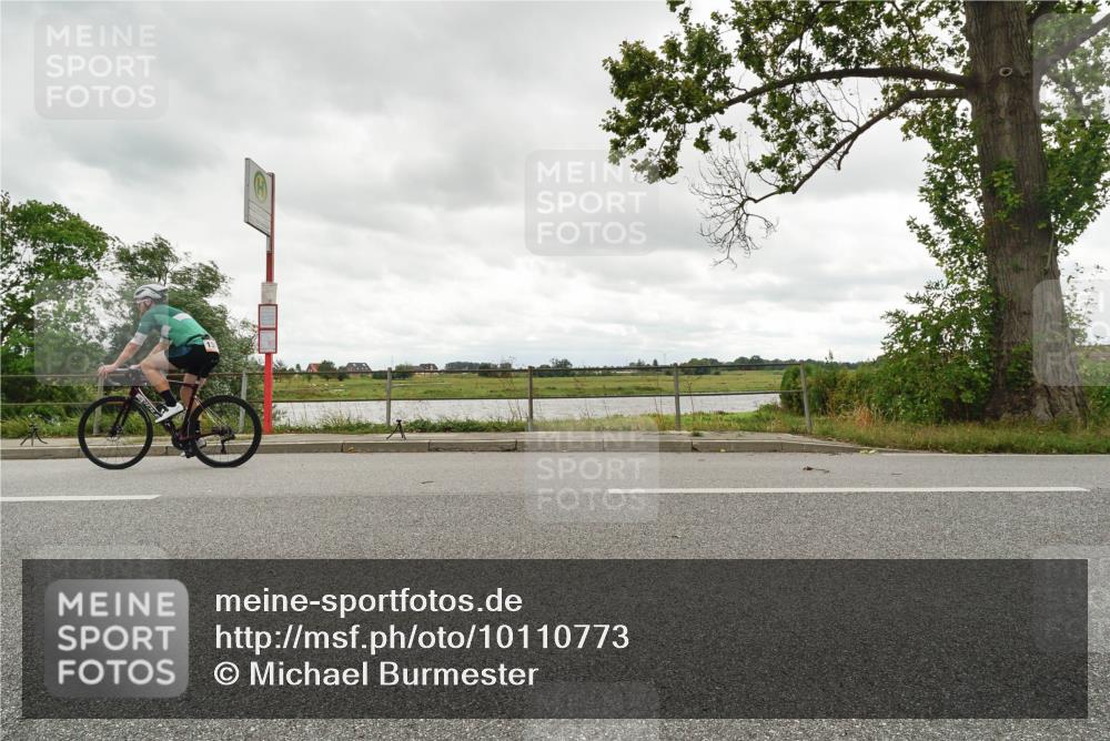 30.08.2026 - Elbe Triathlon Hamburg Michael Burmester http://msf.ph/oto/10110773 30.08.2026 15:11:40 Radfahren  meine-sportfotos.de