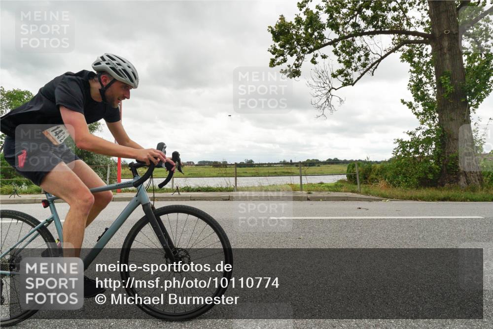 30.08.2026 - Elbe Triathlon Hamburg Michael Burmester http://msf.ph/oto/10110774 30.08.2026 15:11:57 Radfahren 1432 meine-sportfotos.de