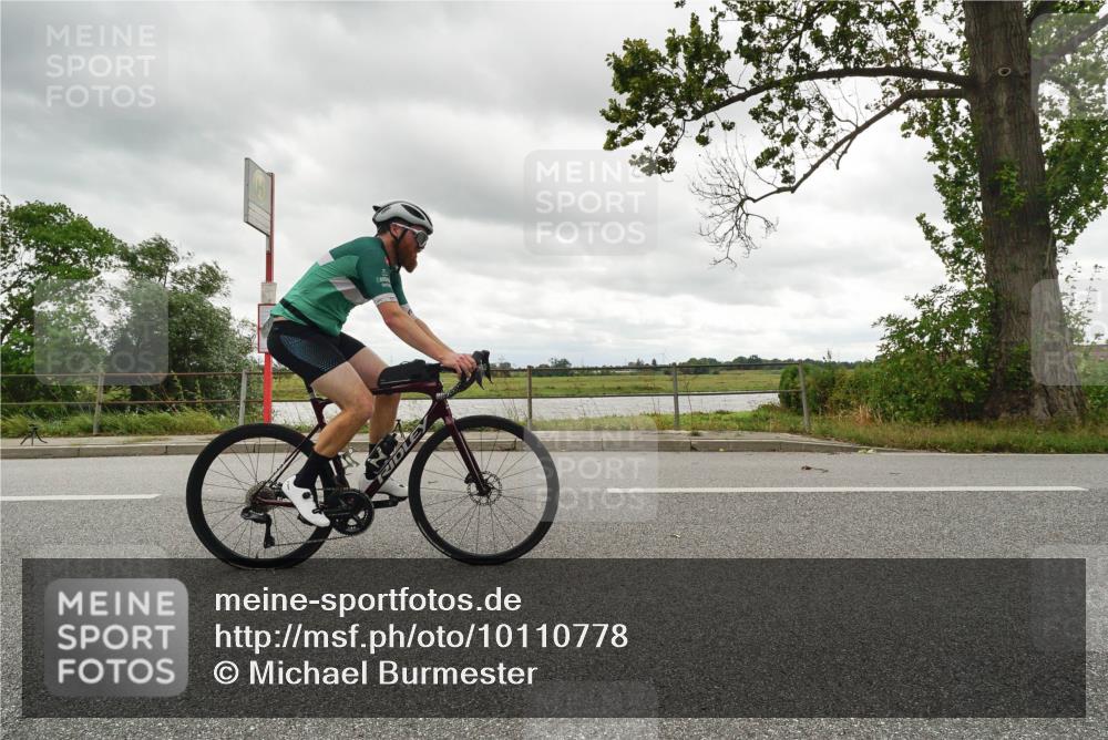 30.08.2026 - Elbe Triathlon Hamburg Michael Burmester http://msf.ph/oto/10110778 30.08.2026 15:13:10 Radfahren  meine-sportfotos.de