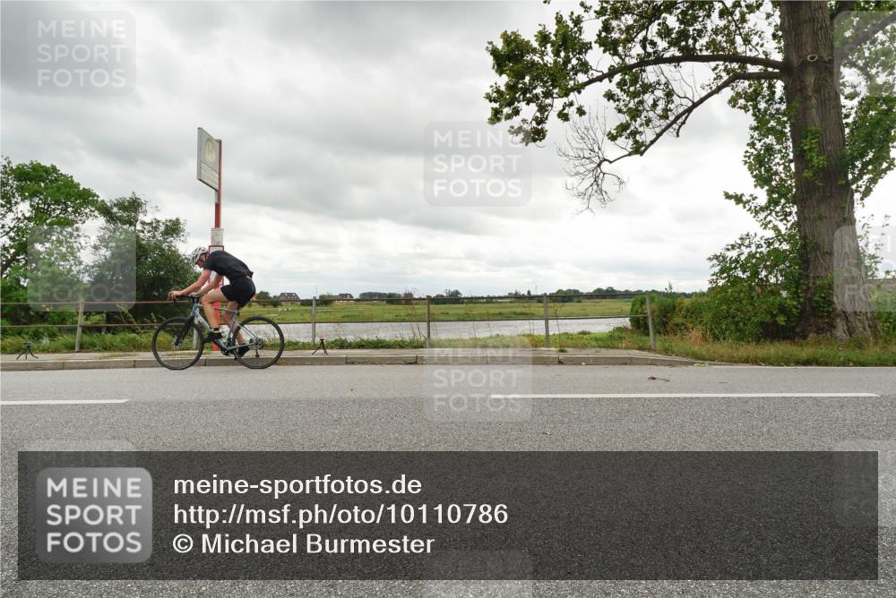 30.08.2026 - Elbe Triathlon Hamburg Michael Burmester http://msf.ph/oto/10110786 30.08.2026 15:16:13 Radfahren  meine-sportfotos.de