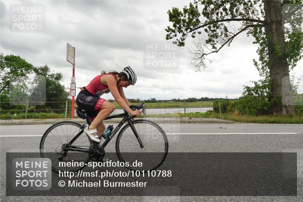 30.08.2026 - Elbe Triathlon Hamburg Michael Burmester http://msf.ph/oto/10110788 30.08.2026 15:16:35 Radfahren  meine-sportfotos.de