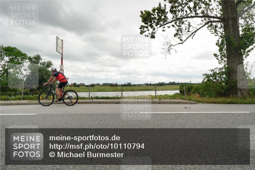 30.08.2026 - Elbe Triathlon Hamburg Michael Burmester http://msf.ph/oto/10110794 30.08.2026 15:18:44 Radfahren  meine-sportfotos.de