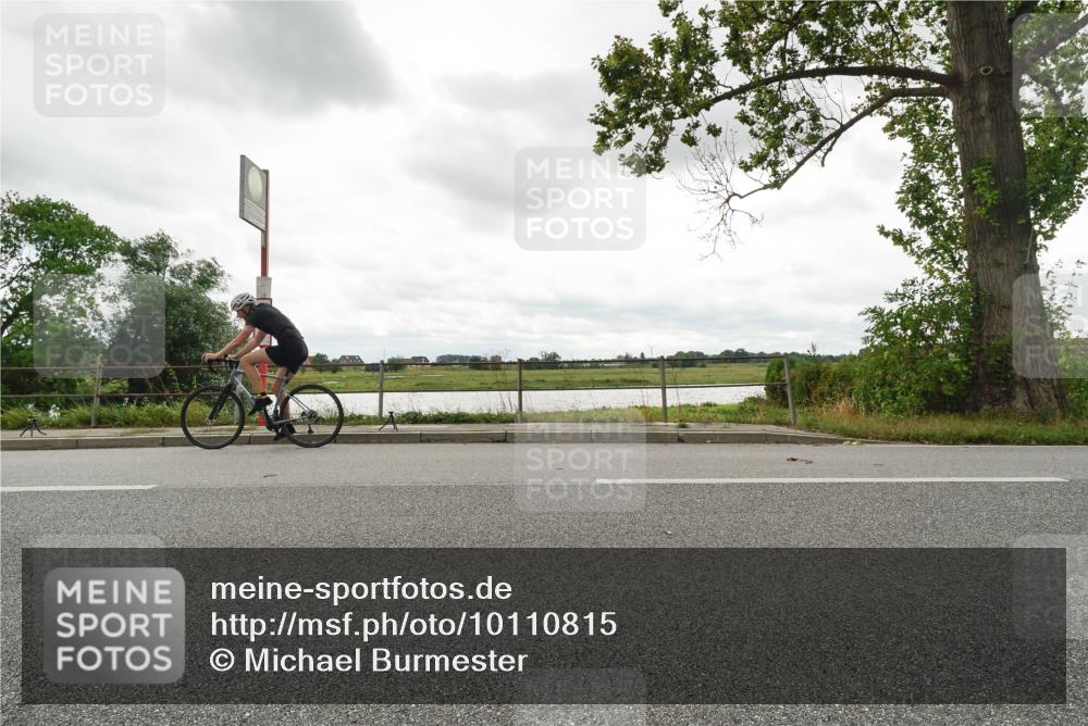 30.08.2026 - Elbe Triathlon Hamburg Michael Burmester http://msf.ph/oto/10110815 30.08.2026 15:22:05 Radfahren  meine-sportfotos.de