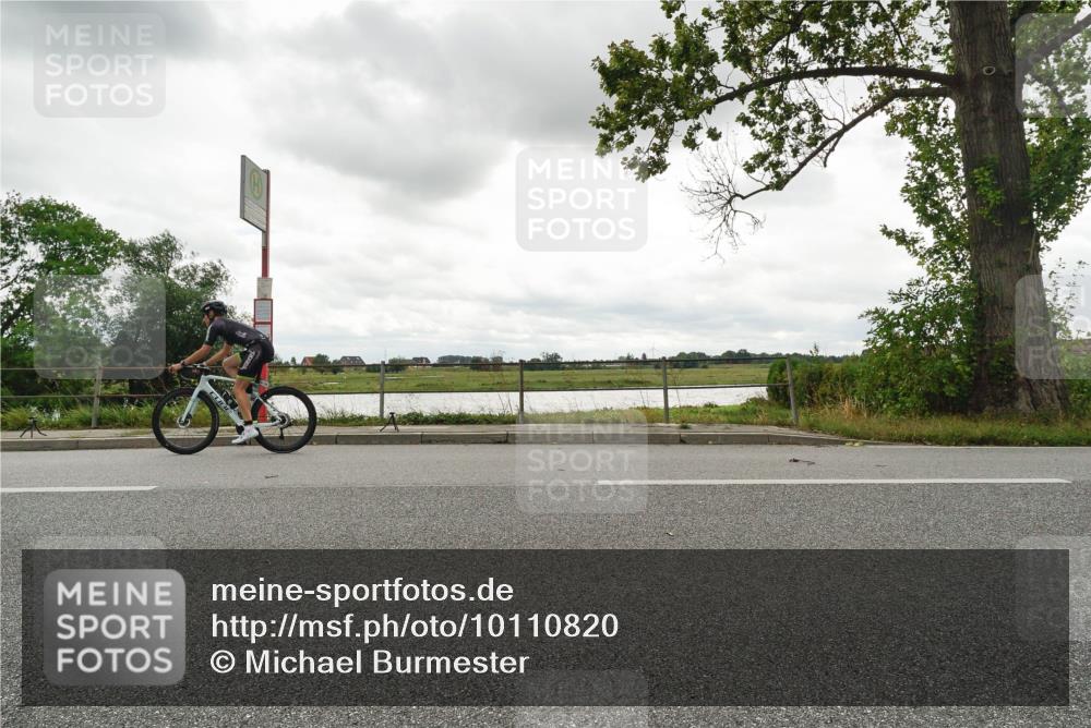 30.08.2026 - Elbe Triathlon Hamburg Michael Burmester http://msf.ph/oto/10110820 30.08.2026 15:22:40 Radfahren  meine-sportfotos.de