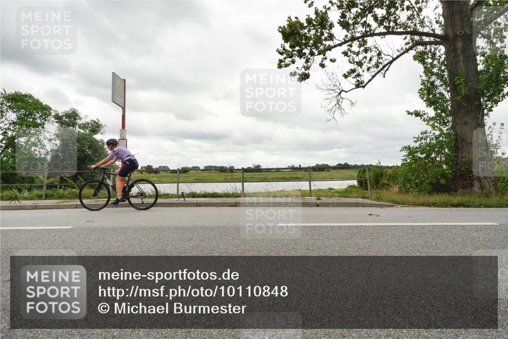 30.08.2026 - Elbe Triathlon Hamburg Michael Burmester http://msf.ph/oto/10110848 30.08.2026 15:26:52 Radfahren  meine-sportfotos.de