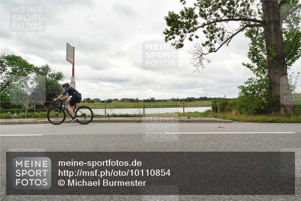 30.08.2026 - Elbe Triathlon Hamburg Michael Burmester http://msf.ph/oto/10110854 30.08.2026 15:27:15 Radfahren  meine-sportfotos.de
