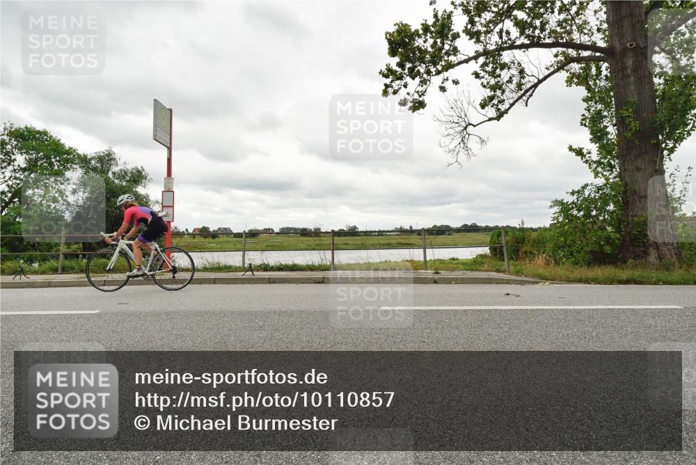 30.08.2026 - Elbe Triathlon Hamburg Michael Burmester http://msf.ph/oto/10110857 30.08.2026 15:27:20 Radfahren  meine-sportfotos.de