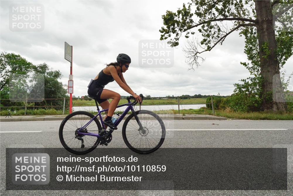 30.08.2026 - Elbe Triathlon Hamburg Michael Burmester http://msf.ph/oto/10110859 30.08.2026 15:27:34 Radfahren  meine-sportfotos.de