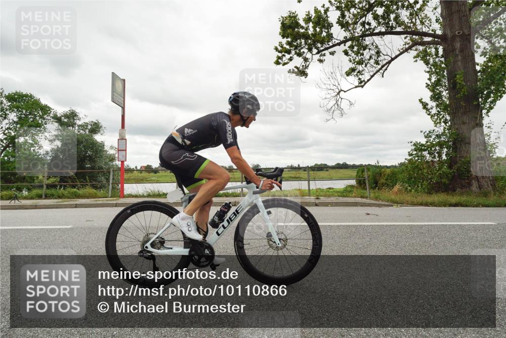 30.08.2026 - Elbe Triathlon Hamburg Michael Burmester http://msf.ph/oto/10110866 30.08.2026 15:28:38 Radfahren  meine-sportfotos.de
