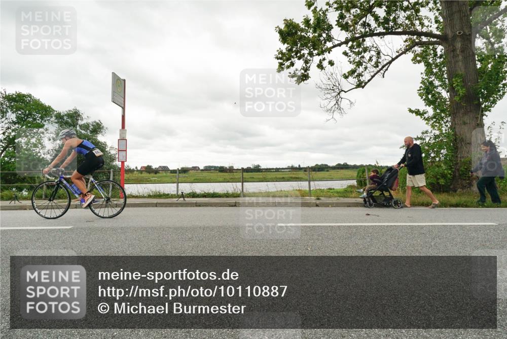 30.08.2026 - Elbe Triathlon Hamburg Michael Burmester http://msf.ph/oto/10110887 30.08.2026 15:30:31 Radfahren  meine-sportfotos.de