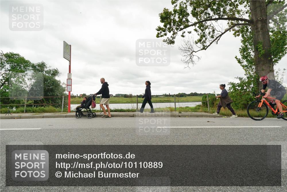 30.08.2026 - Elbe Triathlon Hamburg Michael Burmester http://msf.ph/oto/10110889 30.08.2026 15:30:36 Radfahren  meine-sportfotos.de
