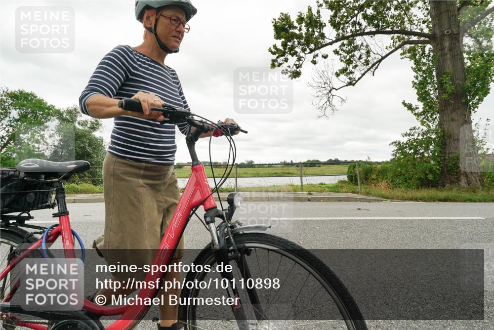 30.08.2026 - Elbe Triathlon Hamburg Michael Burmester http://msf.ph/oto/10110898 30.08.2026 15:31:30 Radfahren 50 meine-sportfotos.de