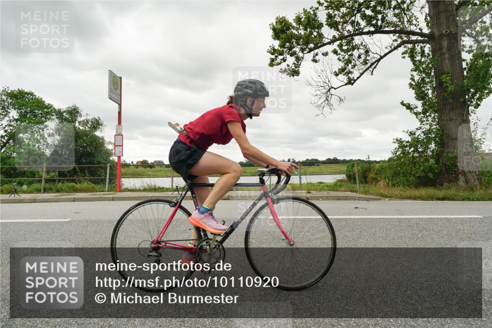 30.08.2026 - Elbe Triathlon Hamburg Michael Burmester http://msf.ph/oto/10110920 30.08.2026 15:33:08 Radfahren  meine-sportfotos.de