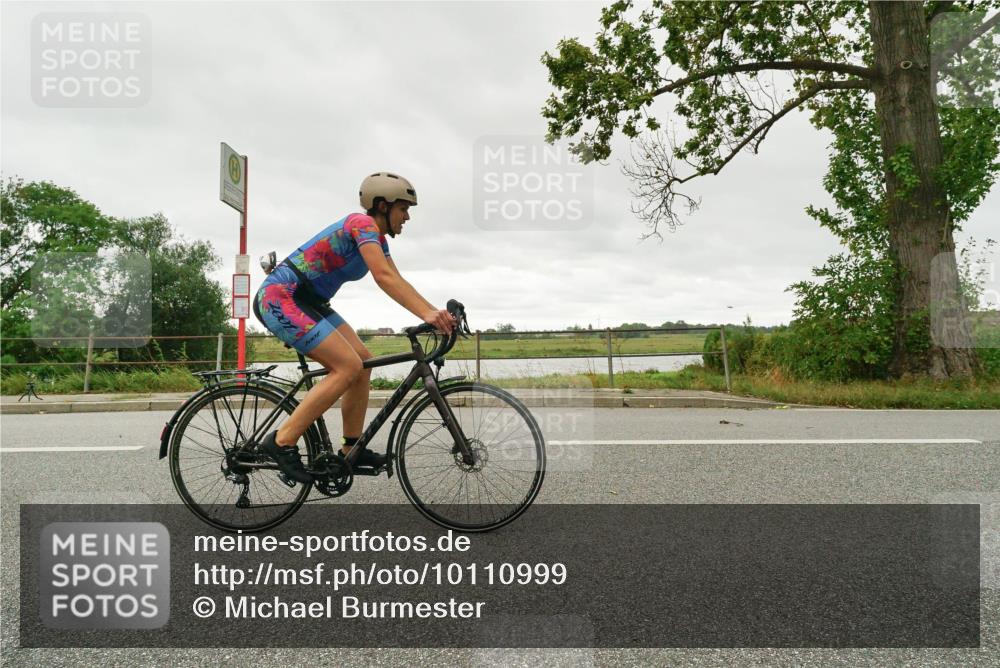 30.08.2026 - Elbe Triathlon Hamburg Michael Burmester http://msf.ph/oto/10110999 30.08.2026 15:40:34 Radfahren  meine-sportfotos.de