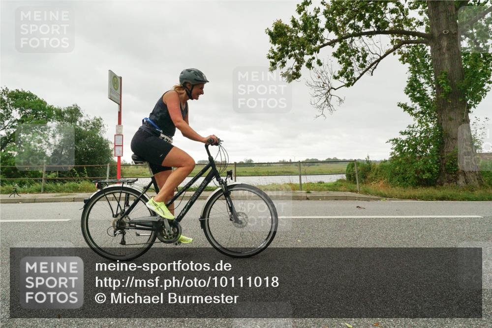 30.08.2026 - Elbe Triathlon Hamburg Michael Burmester http://msf.ph/oto/10111018 30.08.2026 15:41:33 Radfahren  meine-sportfotos.de