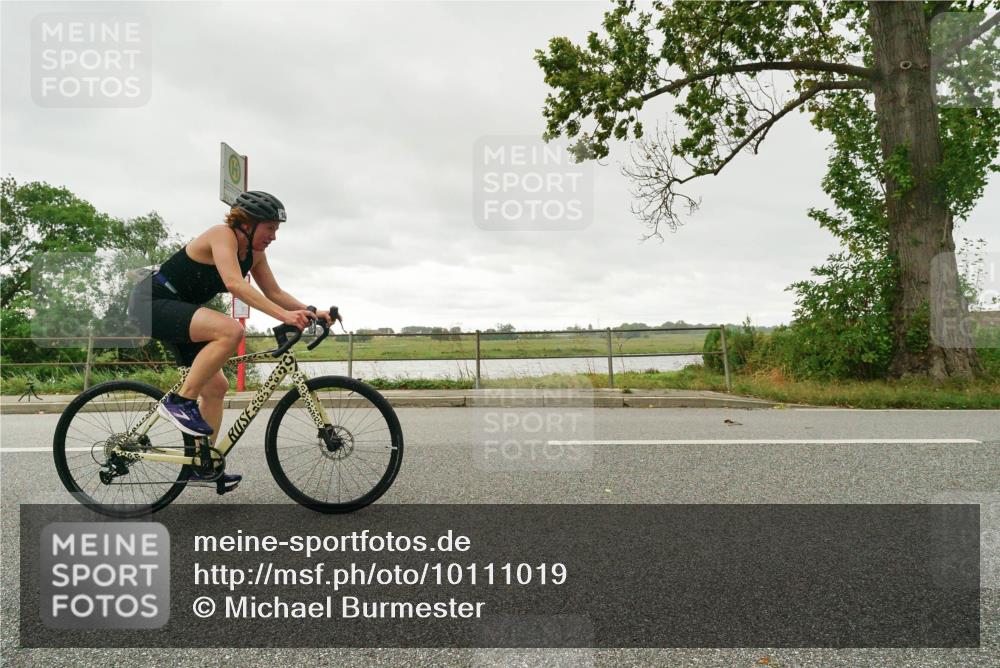 30.08.2026 - Elbe Triathlon Hamburg Michael Burmester http://msf.ph/oto/10111019 30.08.2026 15:41:34 Radfahren  meine-sportfotos.de