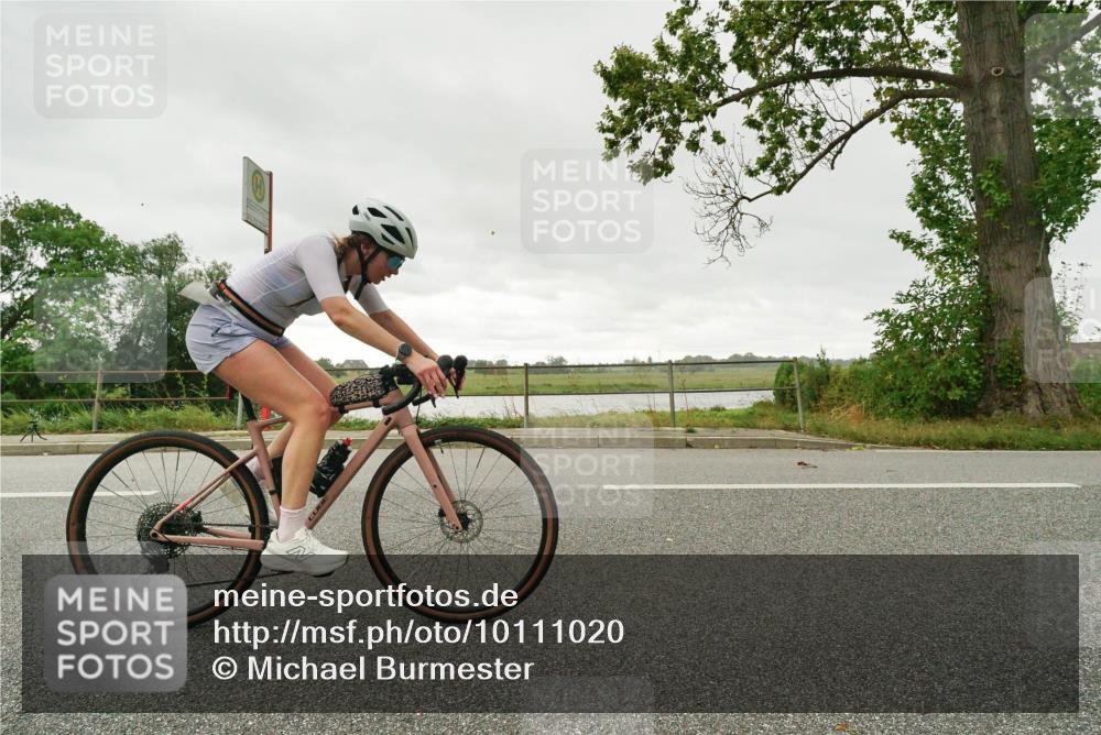 30.08.2026 - Elbe Triathlon Hamburg Michael Burmester http://msf.ph/oto/10111020 30.08.2026 15:41:38 Radfahren  meine-sportfotos.de
