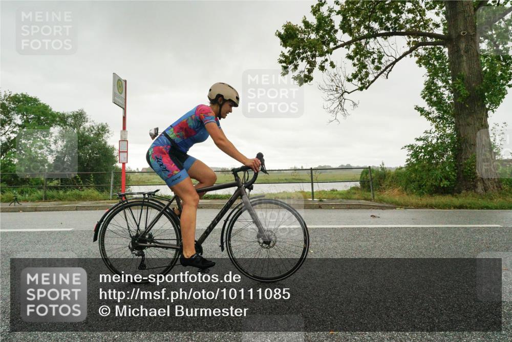 30.08.2026 - Elbe Triathlon Hamburg Michael Burmester http://msf.ph/oto/10111085 30.08.2026 15:46:00 Radfahren  meine-sportfotos.de