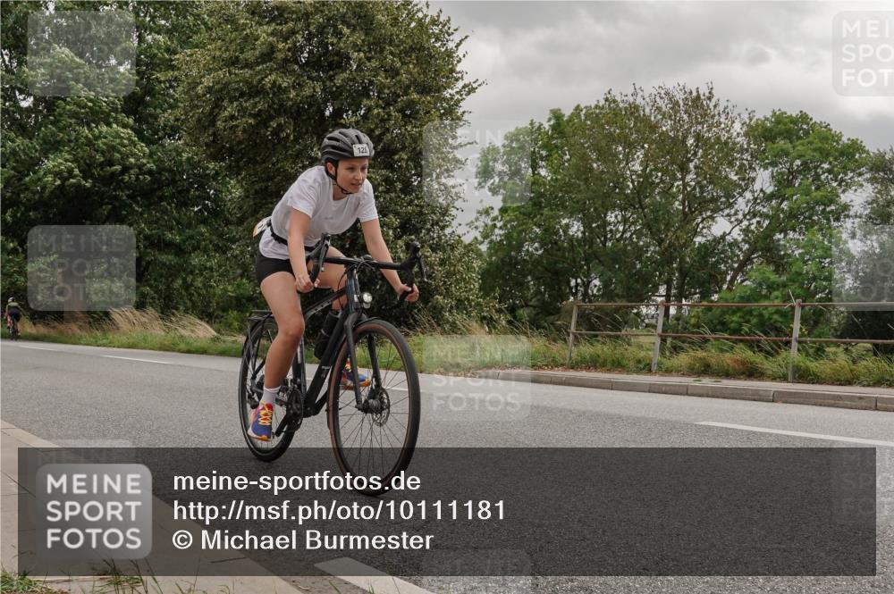 30.08.2026 - Elbe Triathlon Hamburg Michael Burmester http://msf.ph/oto/10111181 30.08.2026 14:12:28 Radfahren 128, 128, 134, 153 meine-sportfotos.de