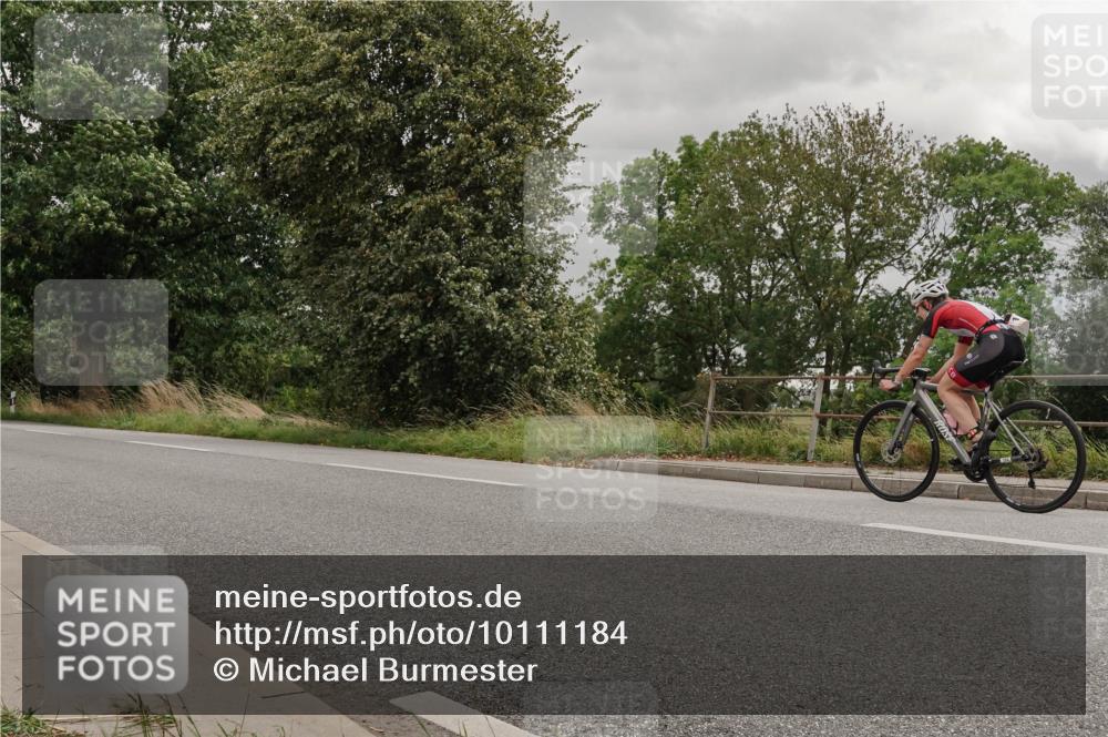30.08.2026 - Elbe Triathlon Hamburg Michael Burmester http://msf.ph/oto/10111184 30.08.2026 14:12:40 Radfahren  meine-sportfotos.de