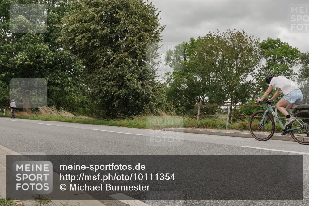 30.08.2026 - Elbe Triathlon Hamburg Michael Burmester http://msf.ph/oto/10111354 30.08.2026 14:25:16 Radfahren  meine-sportfotos.de