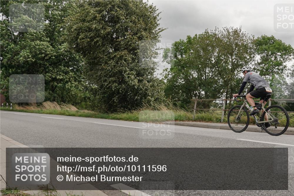30.08.2026 - Elbe Triathlon Hamburg Michael Burmester http://msf.ph/oto/10111596 30.08.2026 15:01:34 Radfahren 1422 meine-sportfotos.de