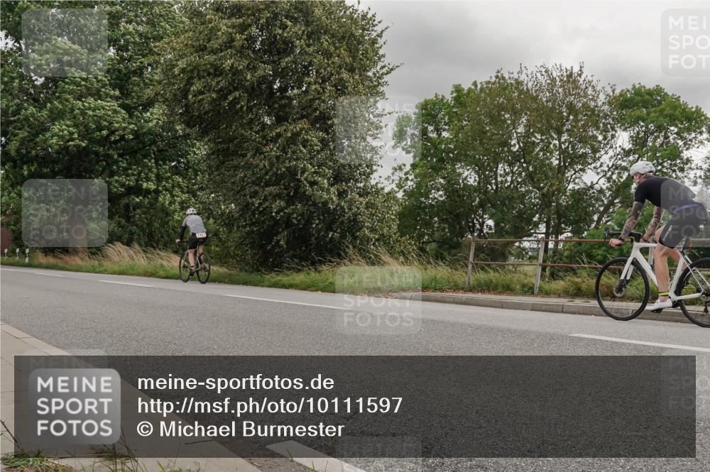 30.08.2026 - Elbe Triathlon Hamburg Michael Burmester http://msf.ph/oto/10111597 30.08.2026 15:01:35 Radfahren  meine-sportfotos.de