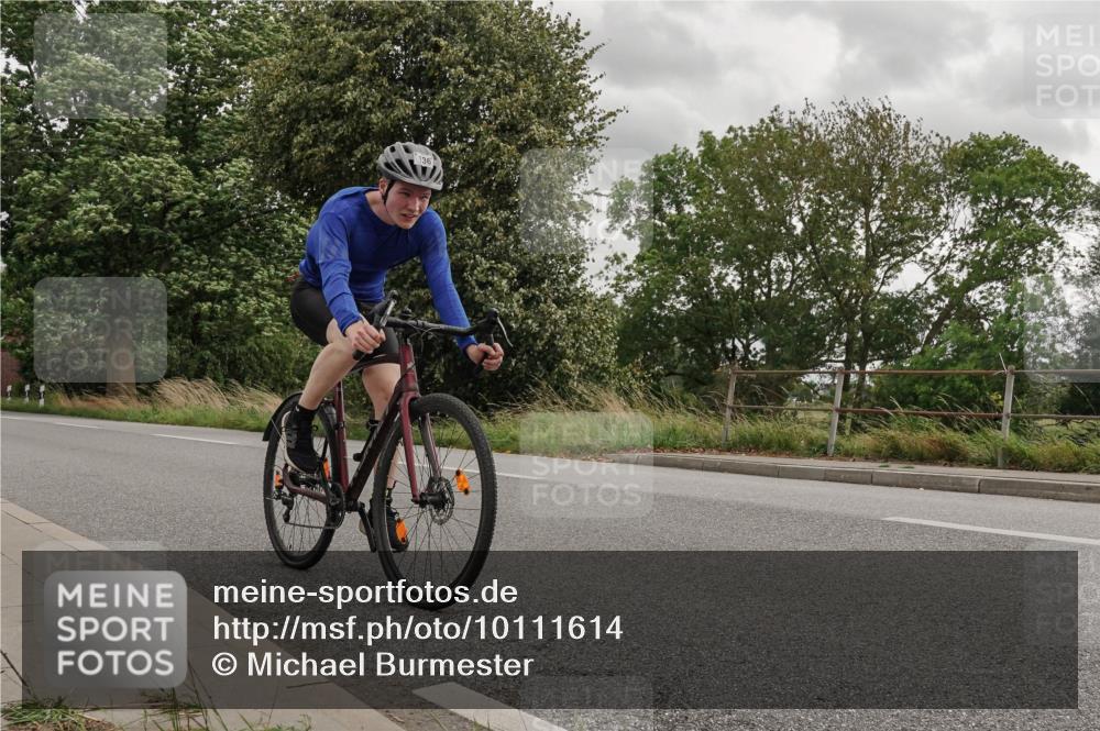 30.08.2026 - Elbe Triathlon Hamburg Michael Burmester http://msf.ph/oto/10111614 30.08.2026 15:04:31 Radfahren  meine-sportfotos.de