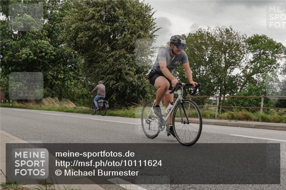 30.08.2026 - Elbe Triathlon Hamburg Michael Burmester http://msf.ph/oto/10111624 30.08.2026 15:06:02 Radfahren  meine-sportfotos.de