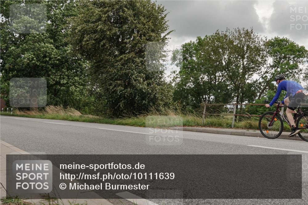 30.08.2026 - Elbe Triathlon Hamburg Michael Burmester http://msf.ph/oto/10111639 30.08.2026 15:08:33 Radfahren  meine-sportfotos.de