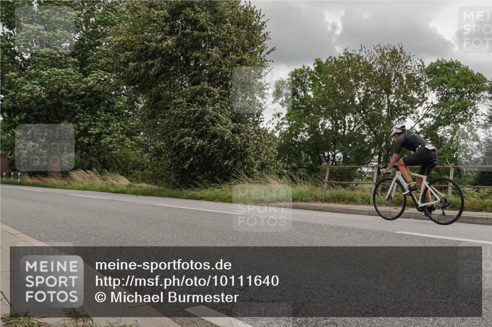 30.08.2026 - Elbe Triathlon Hamburg Michael Burmester http://msf.ph/oto/10111640 30.08.2026 15:09:10 Radfahren  meine-sportfotos.de