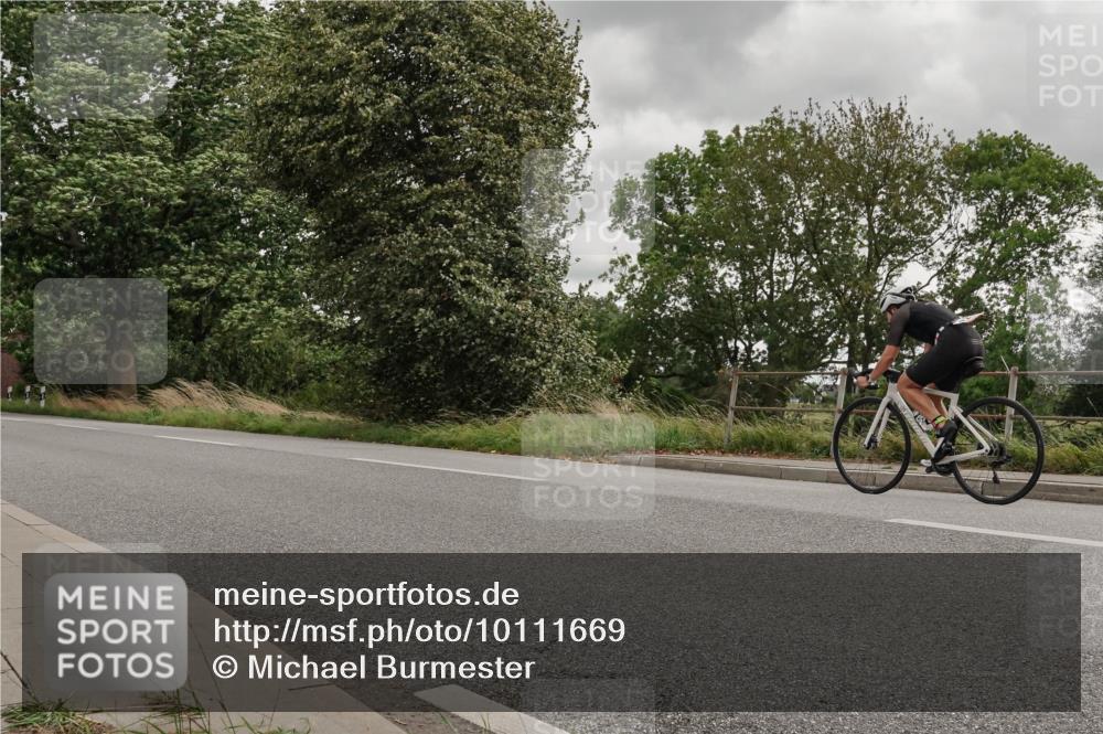 30.08.2026 - Elbe Triathlon Hamburg Michael Burmester http://msf.ph/oto/10111669 30.08.2026 15:18:16 Radfahren  meine-sportfotos.de