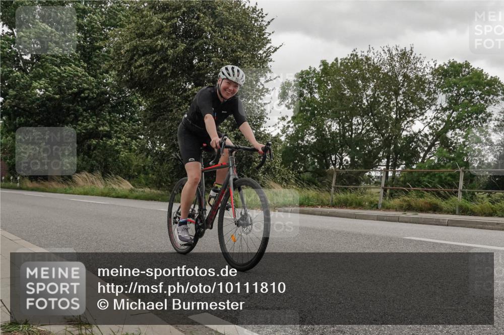30.08.2026 - Elbe Triathlon Hamburg Michael Burmester http://msf.ph/oto/10111810 30.08.2026 15:34:40 Radfahren  meine-sportfotos.de