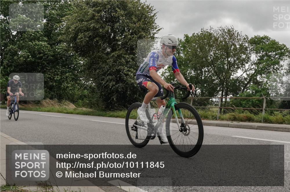 30.08.2026 - Elbe Triathlon Hamburg Michael Burmester http://msf.ph/oto/10111845 30.08.2026 15:38:07 Radfahren  meine-sportfotos.de
