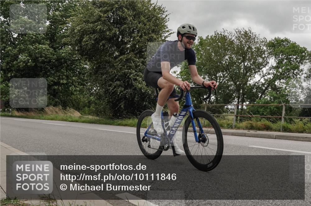 30.08.2026 - Elbe Triathlon Hamburg Michael Burmester http://msf.ph/oto/10111846 30.08.2026 15:38:08 Radfahren  meine-sportfotos.de